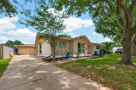1925 Winding Creek Drive Pearland TX 77581