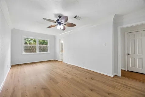 5209 Evergreen Street Bellaire TX 77401