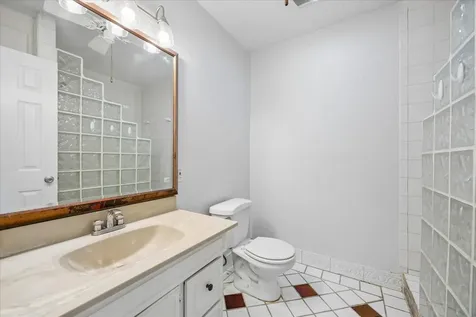 5209 Evergreen Street Bellaire TX 77401