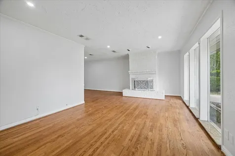 5209 Evergreen Street Bellaire TX 77401