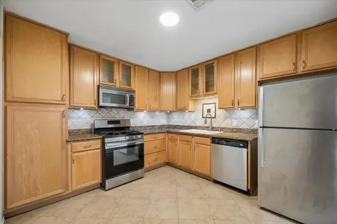 5209 Evergreen Street Bellaire TX 77401
