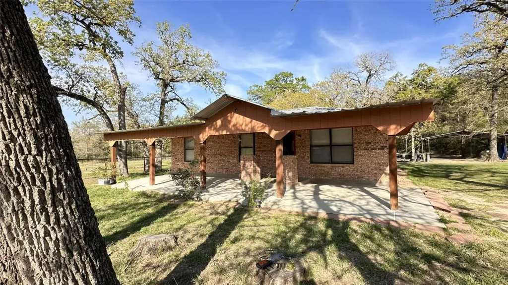 4056 Pecan Lane Madisonville TX 77864