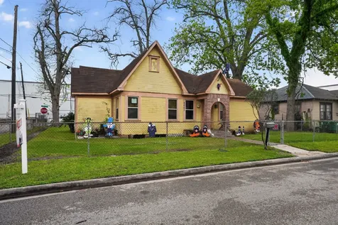 2621 Eastman Street Houston TX 77009
