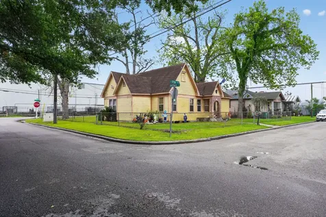 2621 Eastman Street Houston TX 77009