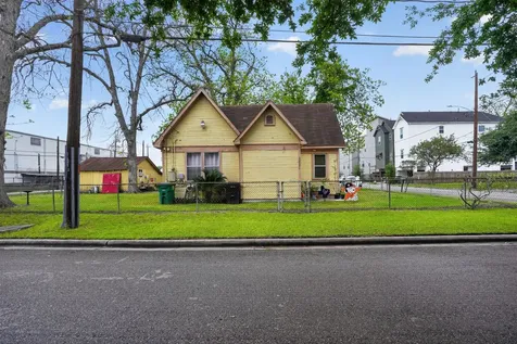 2621 Eastman Street Houston TX 77009