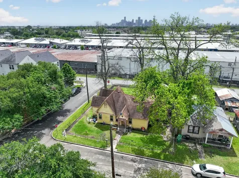 2621 Eastman Street Houston TX 77009