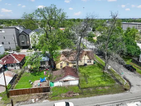 2621 Eastman Street Houston TX 77009