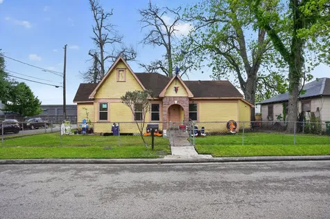 2621 Eastman Street Houston TX 77009