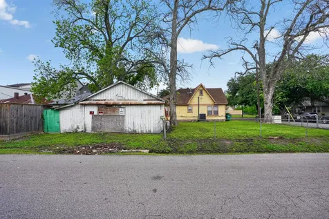 2621 Eastman Street Houston TX 77009
