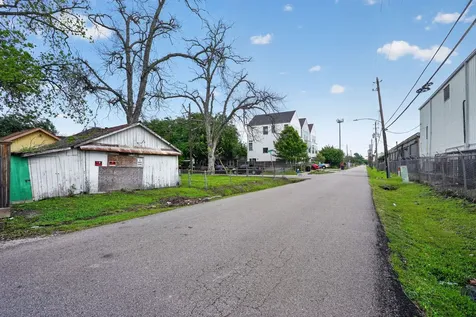 2621 Eastman Street Houston TX 77009