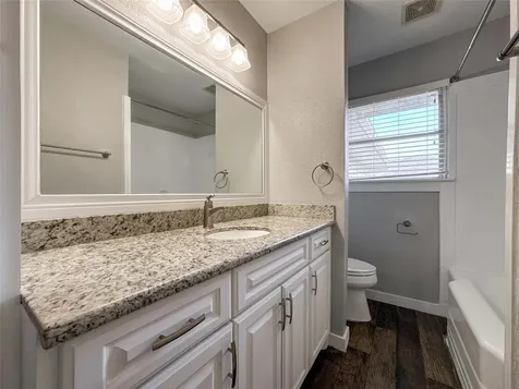5619 Wood Creek Way Houston TX 77017