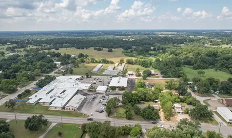 806 S Madison Street Madisonville TX 77864