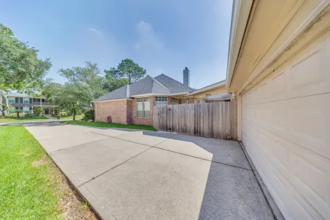 4314 N Pine Brook Way Houston TX 77059