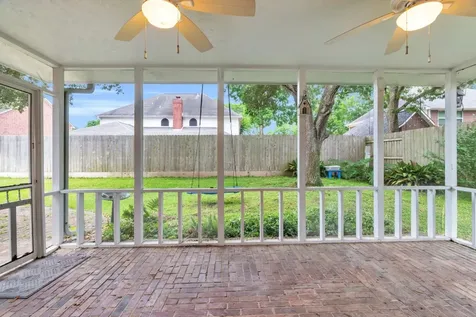 1022 Pinewood Lane Seabrook TX 77586