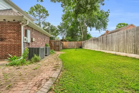 1022 Pinewood Lane Seabrook TX 77586