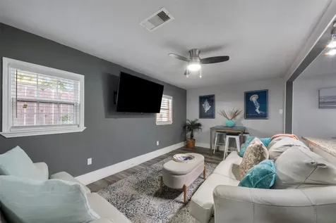 3218 Avenue Q 1/2 Galveston TX 77550