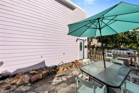3218 Avenue Q 1/2 Galveston TX 77550