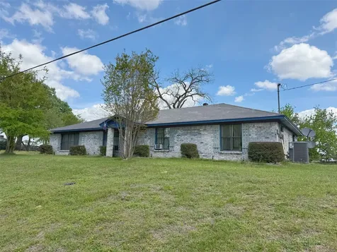 935 Center Street Buffalo TX 75831