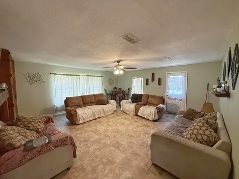 935 Center Street Buffalo TX 75831