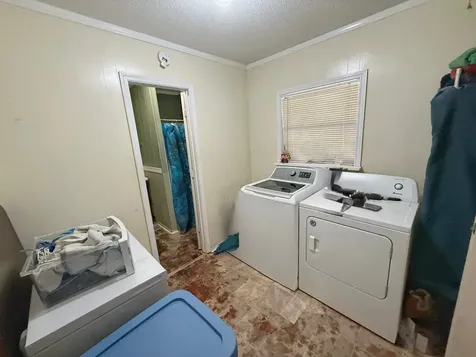 935 Center Street Buffalo TX 75831