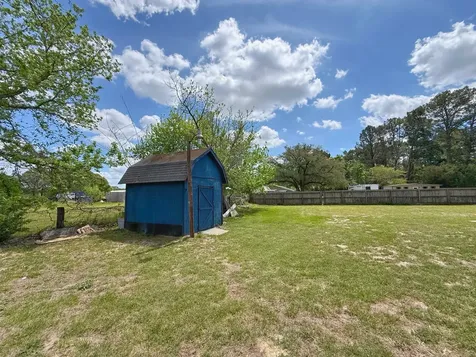 935 Center Street Buffalo TX 75831