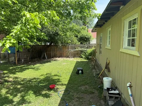 614 Coulter Street Rockdale TX 76567