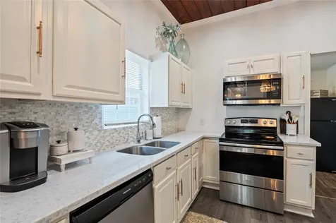 2912 Avenue N 1/2 Galveston TX 77550