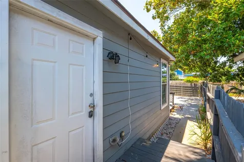 2912 Avenue N 1/2 Galveston TX 77550