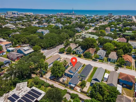 2912 Avenue N 1/2 Galveston TX 77550