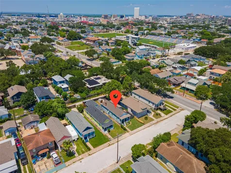2912 Avenue N 1/2 Galveston TX 77550