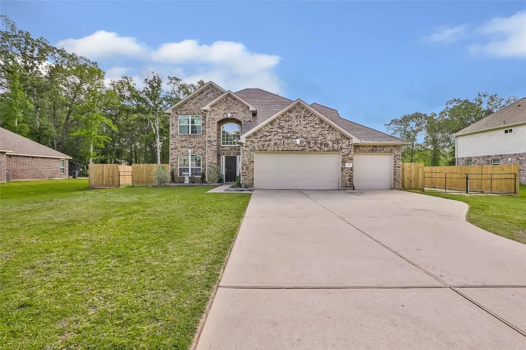 225 Road 6605 Dayton TX 77535