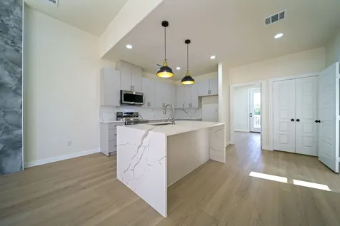 2202 31st Street Galveston TX 77550