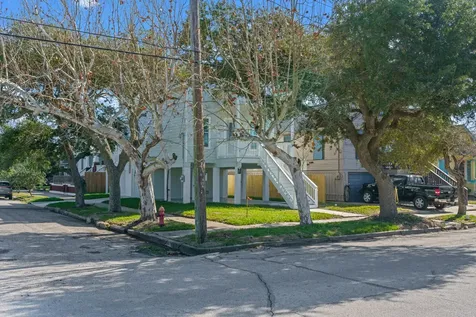 2202 31st Street Galveston TX 77550
