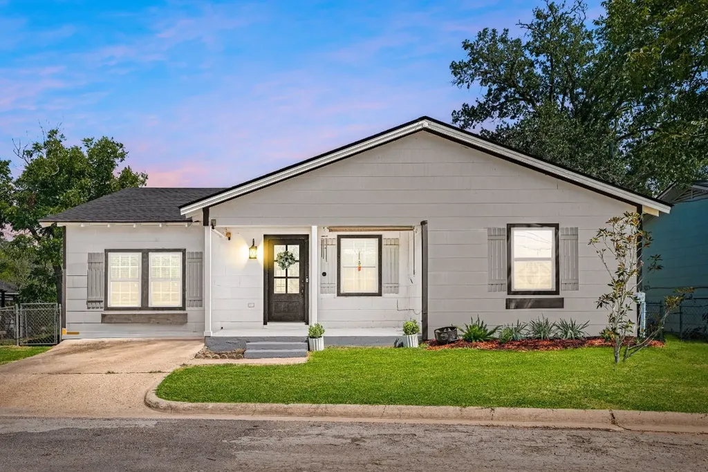 415 N Baron Street Bellville TX 77418