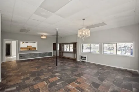 6830 S Highway 35 Alvin TX 77511