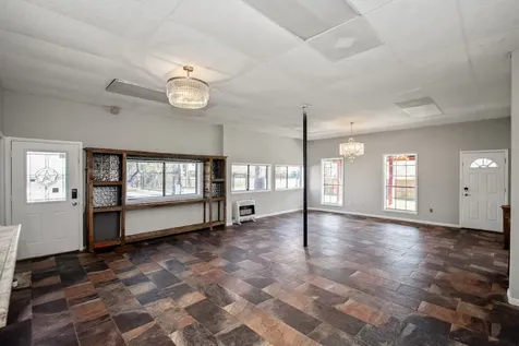 6830 S Highway 35 Alvin TX 77511