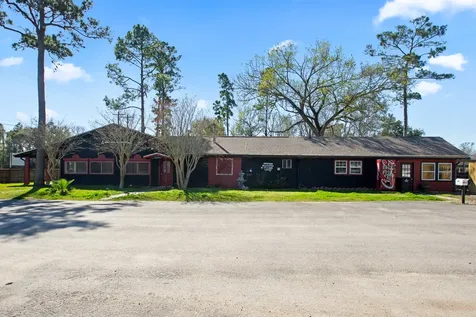 6830 S Highway 35 Alvin TX 77511