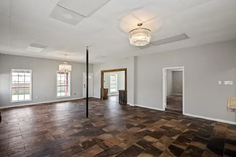 6830 S Highway 35 Alvin TX 77511