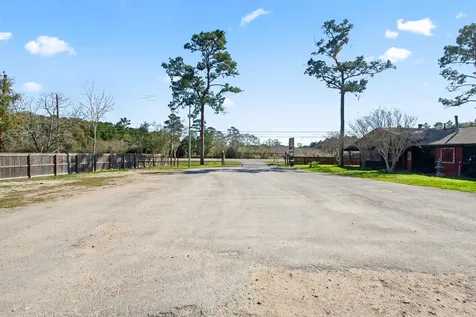 6830 S Highway 35 Alvin TX 77511