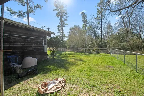 6830 S Highway 35 Alvin TX 77511