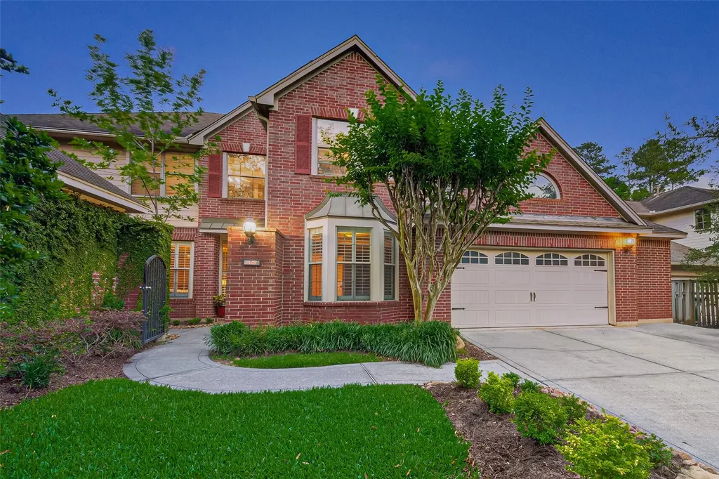 10 Mirror Ridge Drive The Woodlands TX 77382