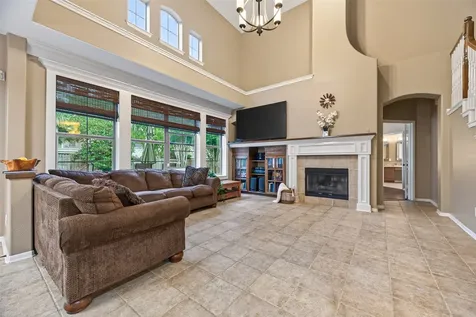 10 Mirror Ridge Drive The Woodlands TX 77382