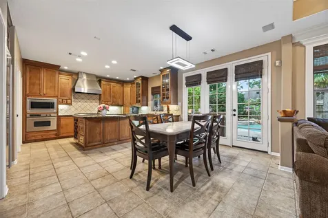 10 Mirror Ridge Drive The Woodlands TX 77382