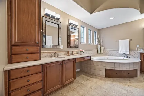 10 Mirror Ridge Drive The Woodlands TX 77382