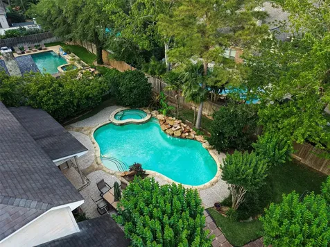 10 Mirror Ridge Drive The Woodlands TX 77382