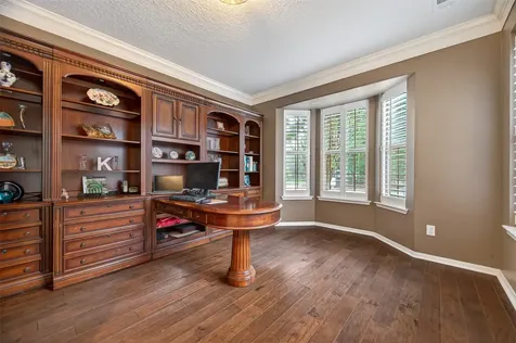 10 Mirror Ridge Drive The Woodlands TX 77382