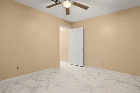 2621 16th Avenue N Texas City TX 77590
