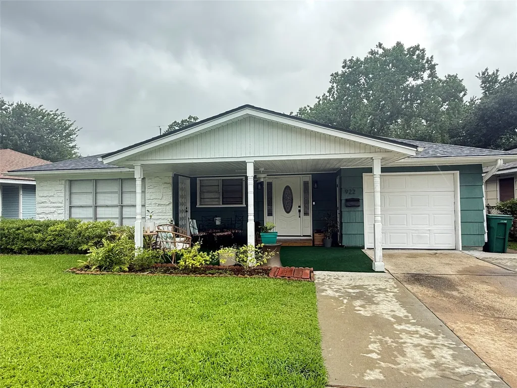 922 Hector Avenue Pasadena TX 77502