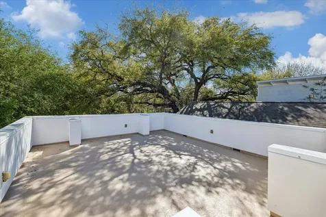 427 W 27th Street Houston TX 77008