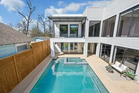427 W 27th Street Houston TX 77008